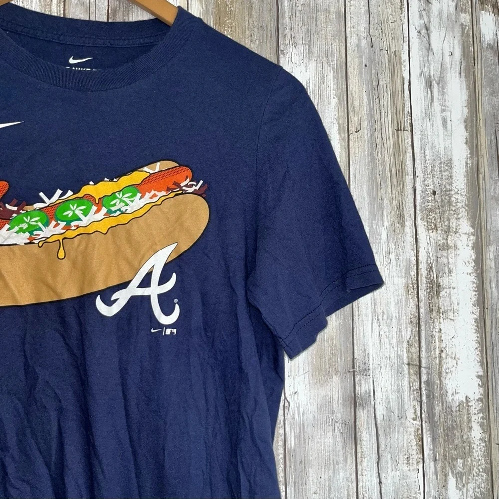 Nike MLB Rare Atlanta Braves Hot Dog Glizzy Tee Blue Women’s Large - Picture 3 of 4